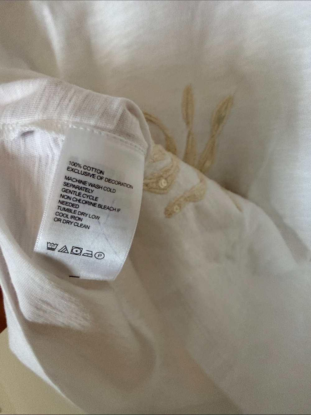Tommy bahama nwt small White V-Neck Top Gold Sequin Floral Embroidery - Picture 5 of 5